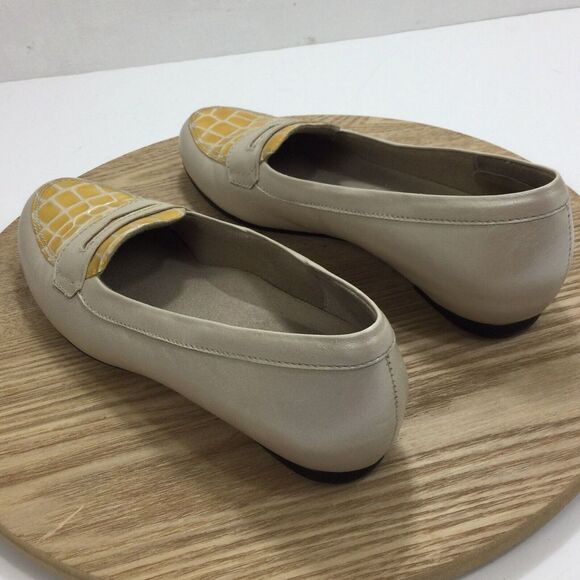 MUNRO American Womens Beige Croc Print Slip On Leather Penny Loafers Shoes 8N - Picture 8 of 13